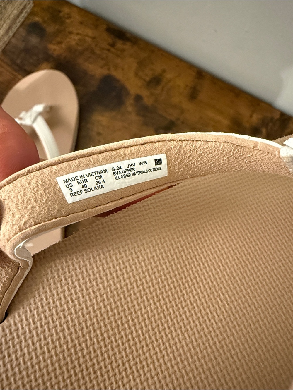 Reef Women’s Flip Sandals in Beige and White - Picture 2 of 4